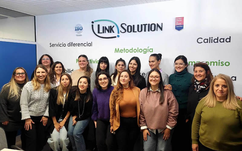 equipo de trabajo feminano LinkSolution